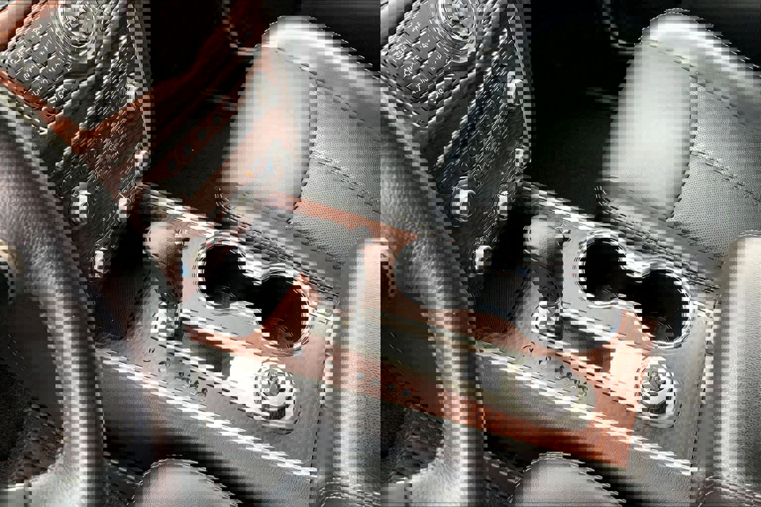 Used 2019 Nissan Pathfinder Platinum image 16