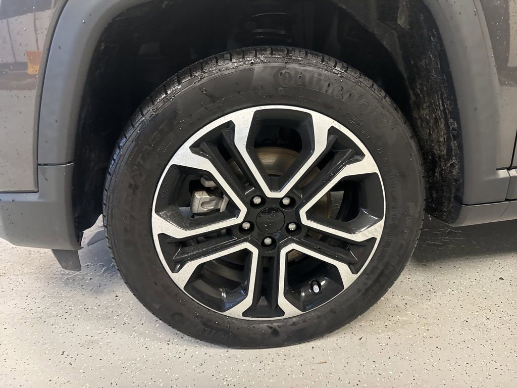 Used 2022 Jeep Compass Limited image 31