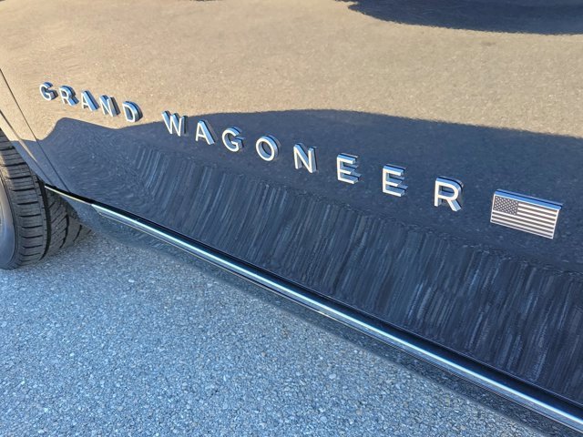 Used 2023 Jeep Grand Wagoneer Base w/ Flexible Seating Group image 9