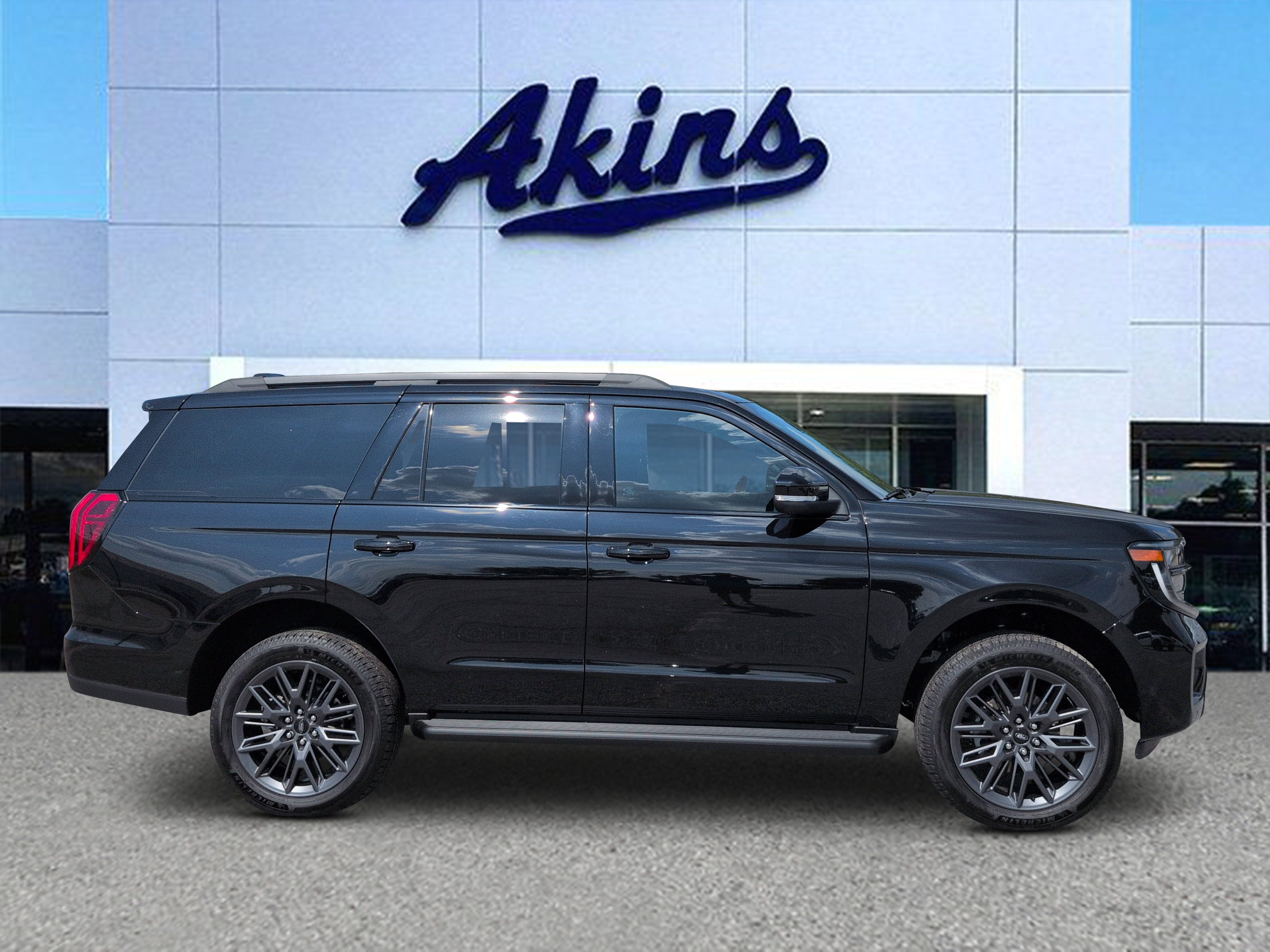 Certified 2026 Ford Expedition Platinum w/ Stealth Appearance Package
