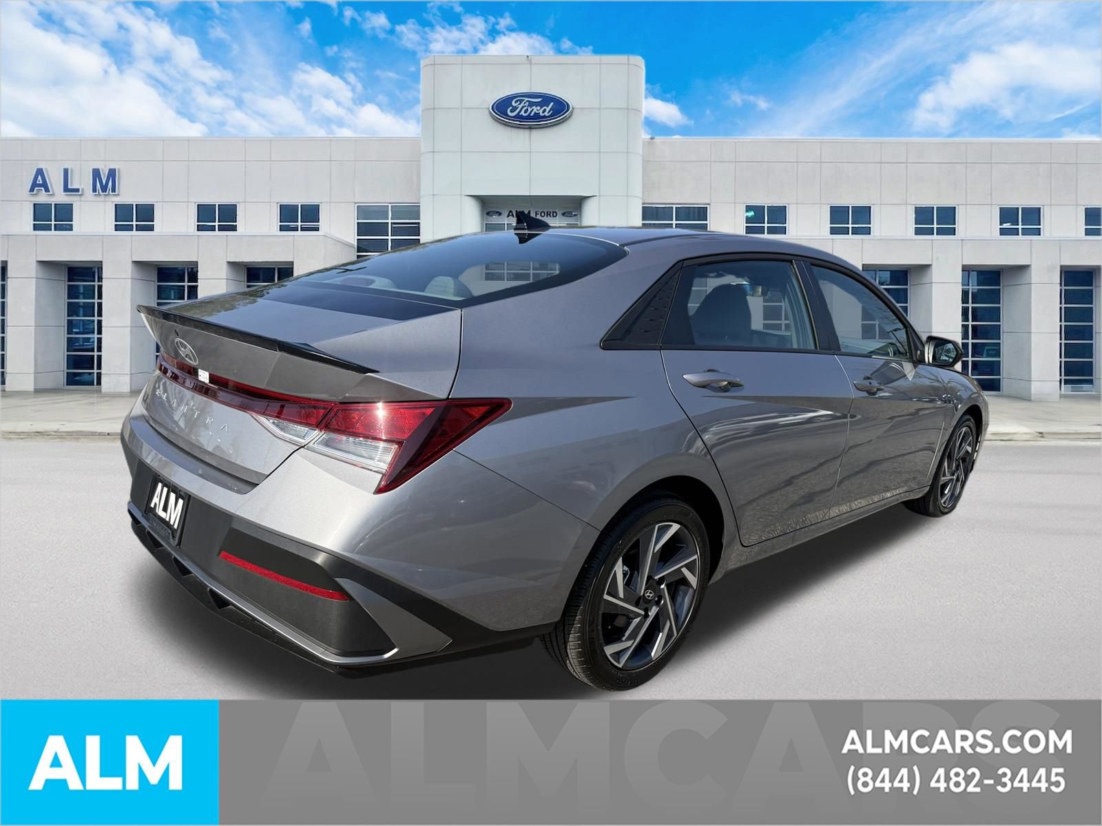 Used 2025 Hyundai Elantra Sport image 5