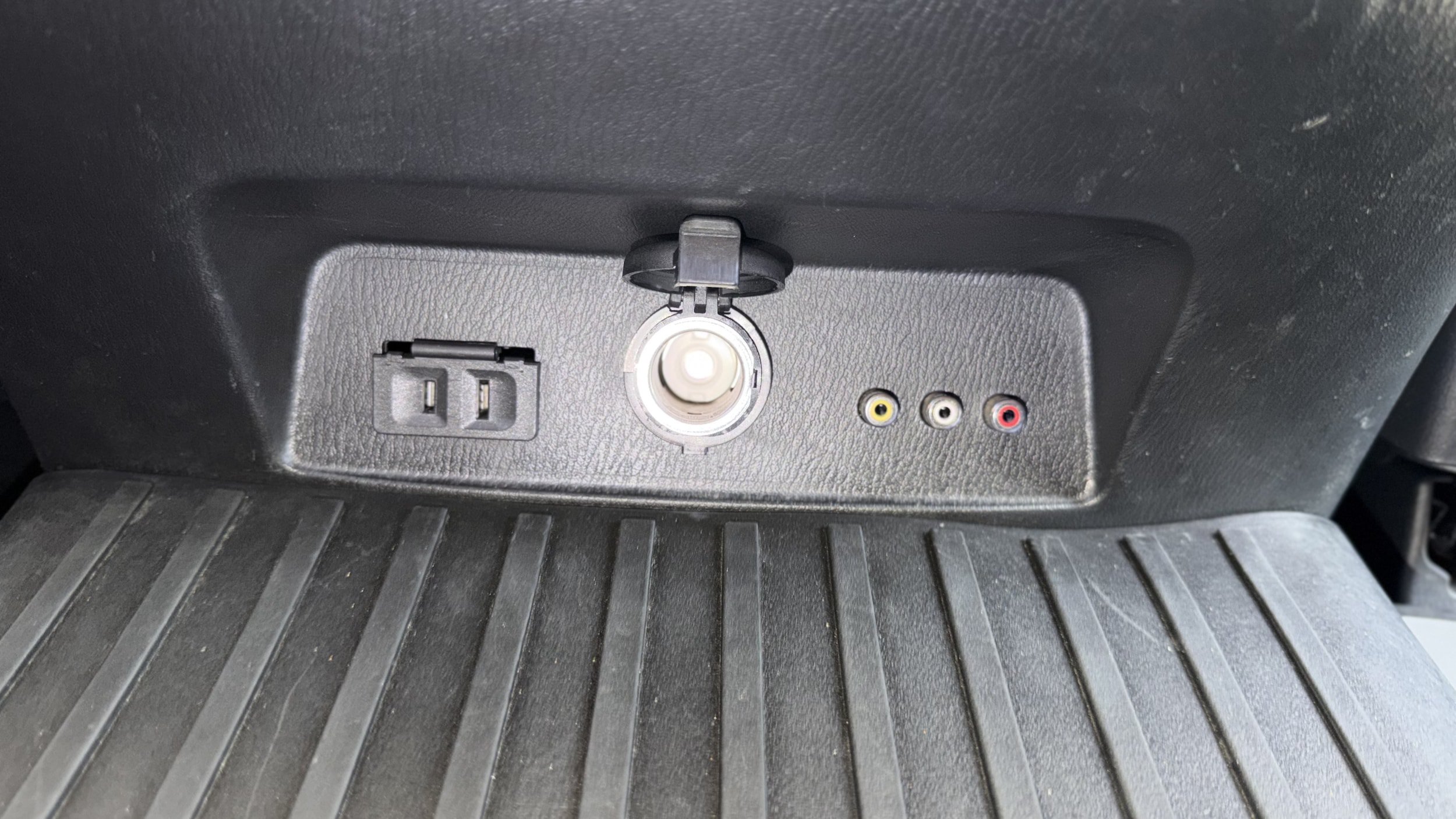 Used 2017 Nissan Armada Platinum AWD/4WD image 31
