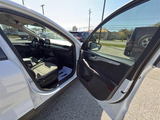 Certified 2020 Ford Escape SE image 19