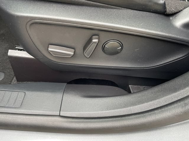 Certified 2025 Ford Escape Platinum AWD/4WD image 44