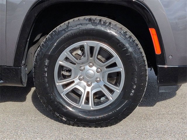 Used 2023 Jeep Wagoneer 2WD w/ Convenience Group I image 11