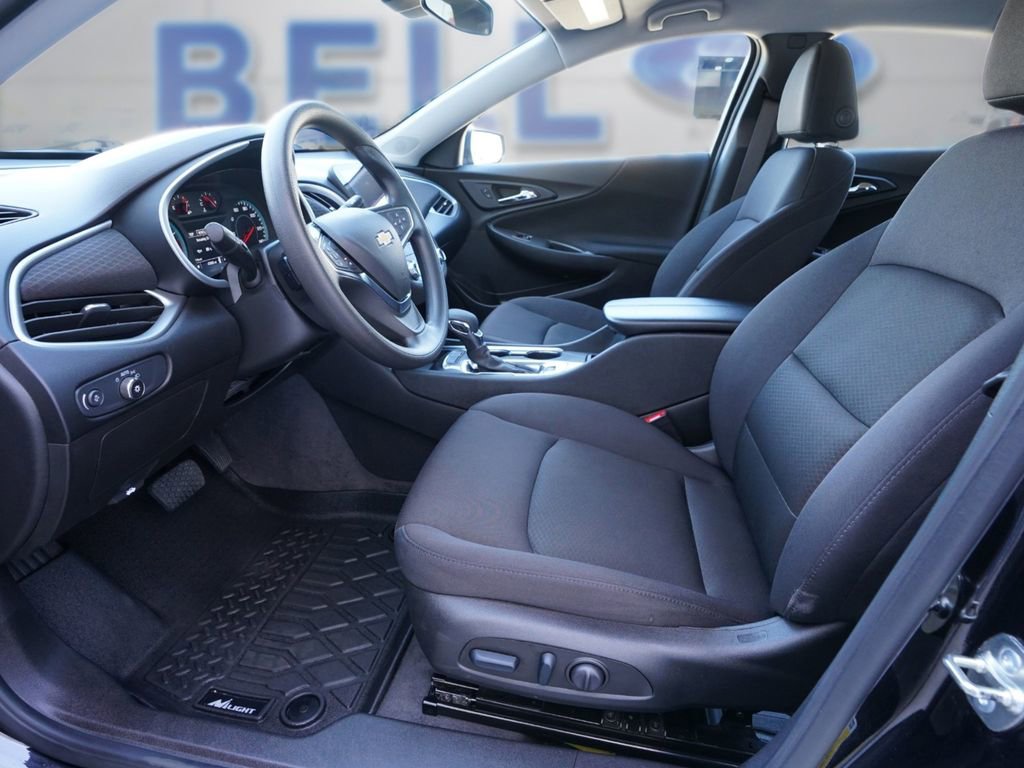 Used 2024 Chevrolet Malibu LT FWD image 12