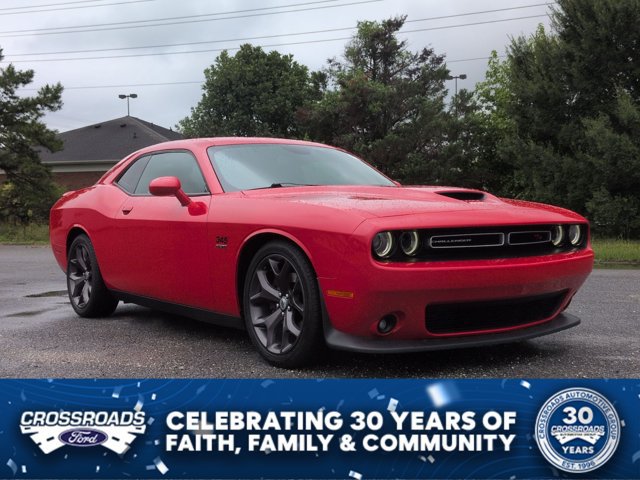 Used 2019 Dodge Challenger R/T RWD image 1
