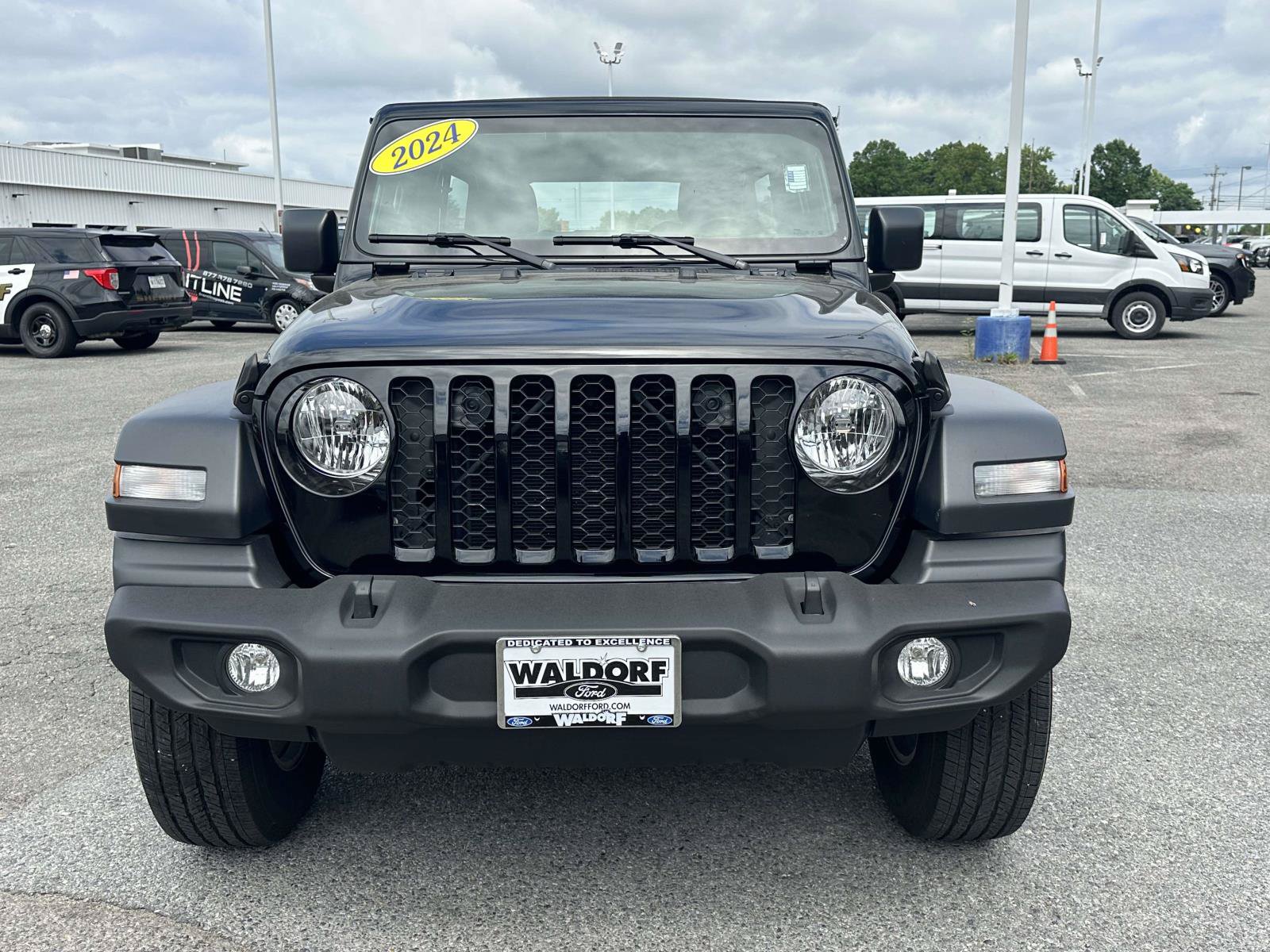 Used 2024 Jeep Wrangler Unlimited Sport AWD/4WD image 2