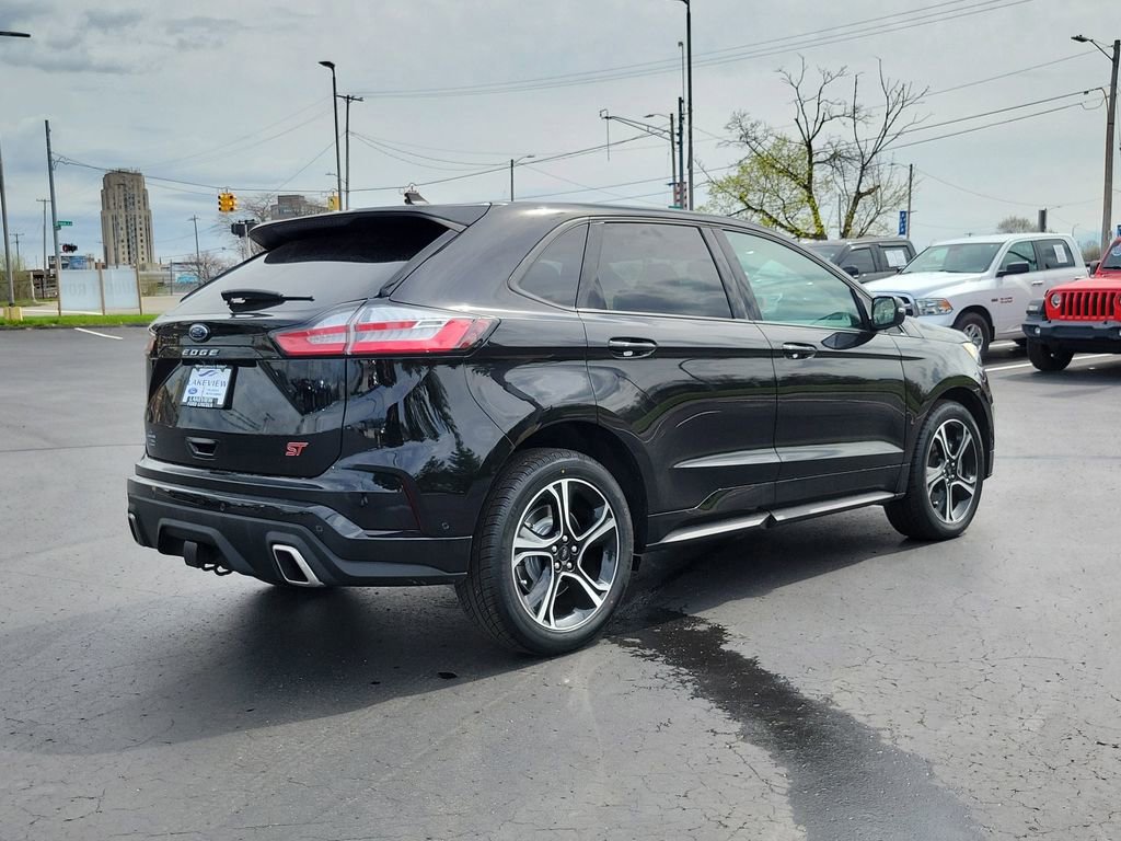 Certified 2022 Ford Edge ST w/ Equipment Group 401A AWD/4WD image 2