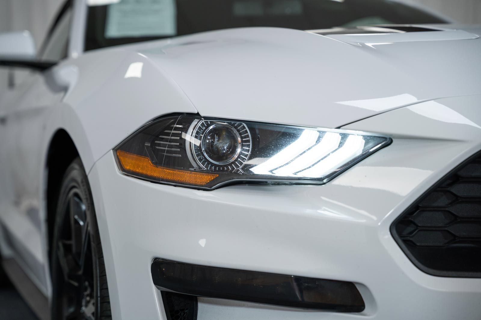 Certified 2020 Ford Mustang Premium RWD image 18