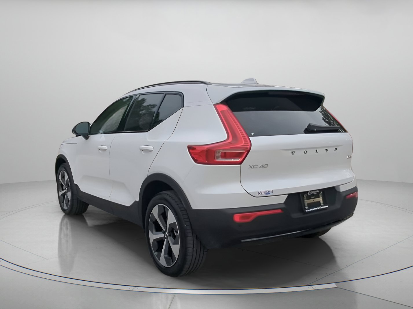 Used 2026 Volvo XC40 B5 Plus AWD/4WD image 21