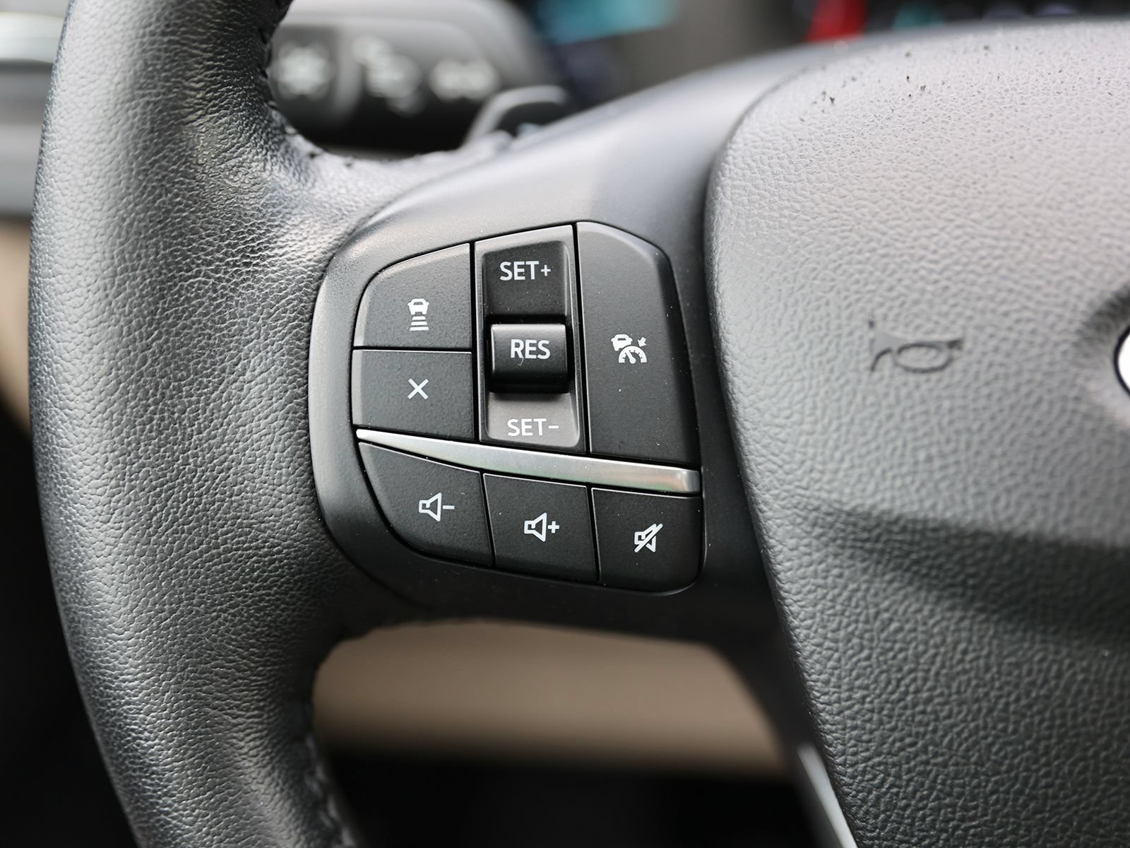 Certified 2020 Ford Escape SEL AWD/4WD image 38