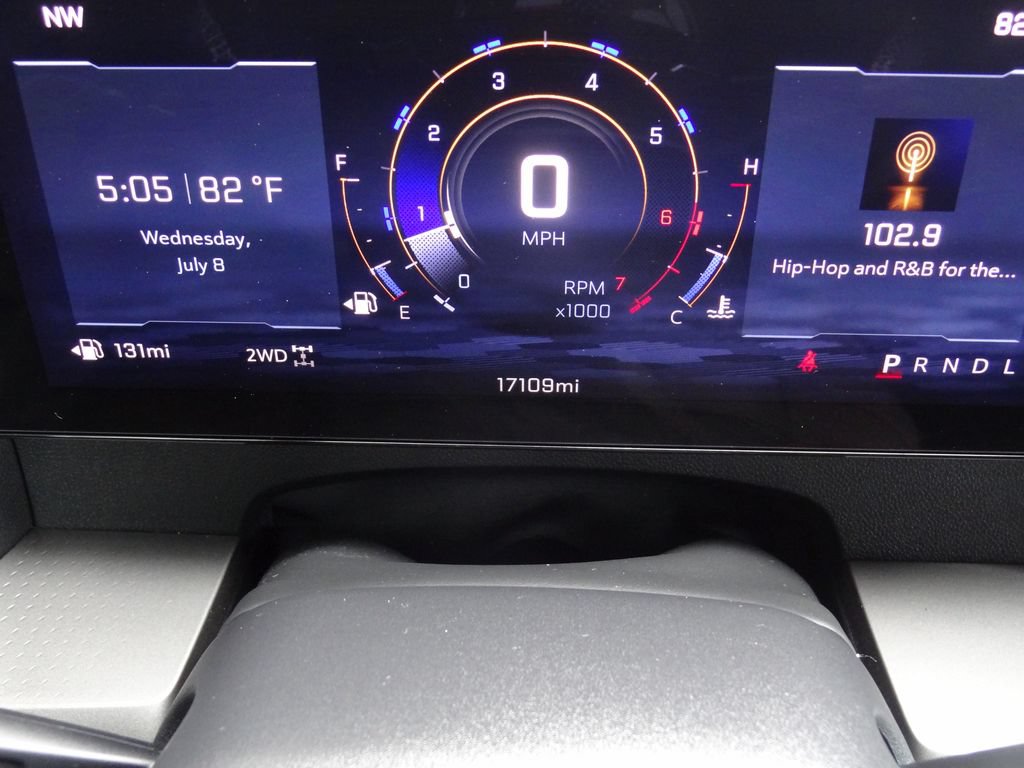 Used 2025 Chevrolet Traverse LT w/ Midnight/Sport Edition AWD/4WD image 22