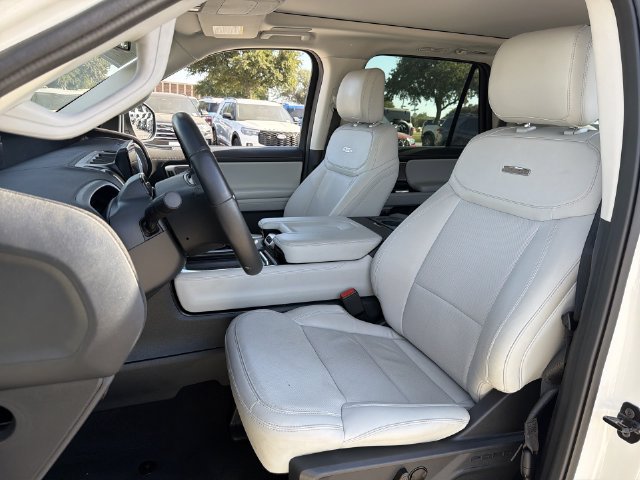 Certified 2025 Ford Expedition Max Platinum w/ Driver's Package AWD/4WD image 11