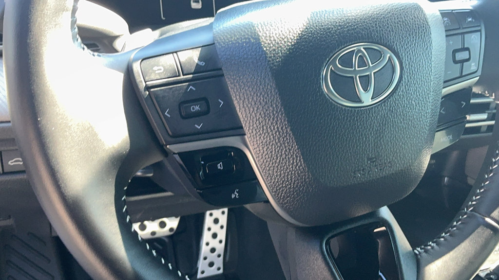 Used 2026 Toyota Camry SE w/ Multimedia Upgrade Package FWD image 25