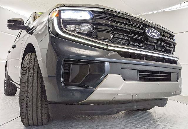 Certified 2025 Ford Expedition Platinum w/ Driver's Package AWD/4WD image 27