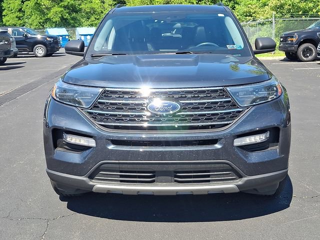 Certified 2022 Ford Explorer XLT w/ Equipment Group 202A AWD/4WD image 3