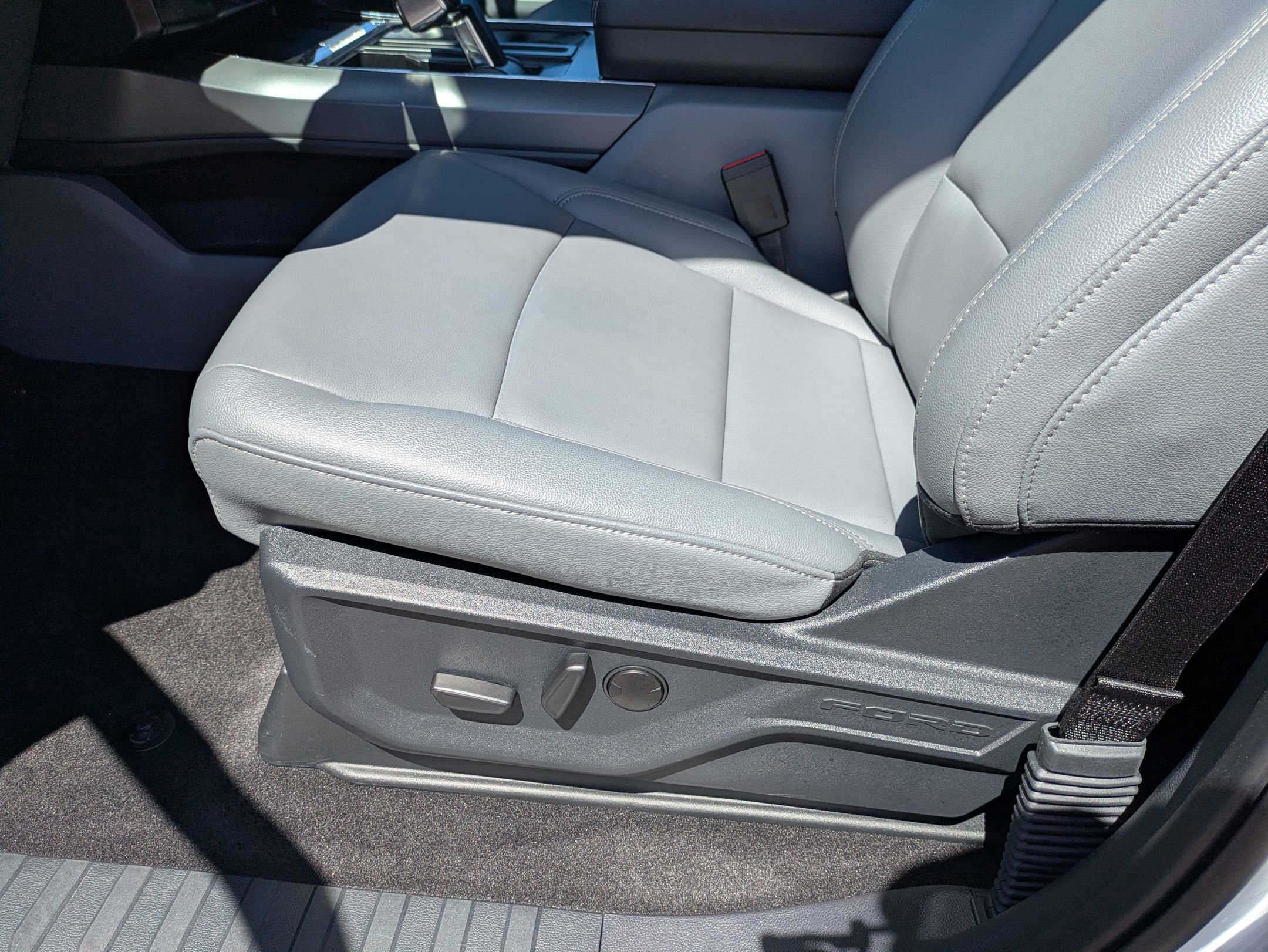 Certified 2025 Ford F150 Lightning Flash AWD/4WD image 17