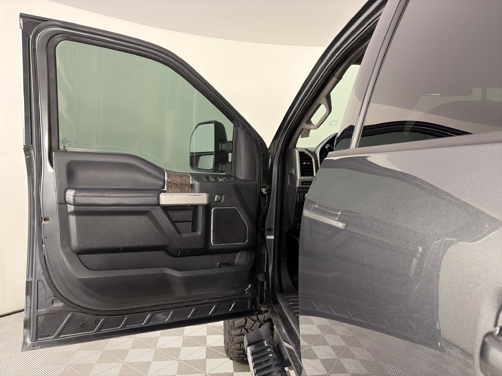 Certified 2019 Ford F250 Lariat w/ Lariat Value Package AWD/4WD image 10
