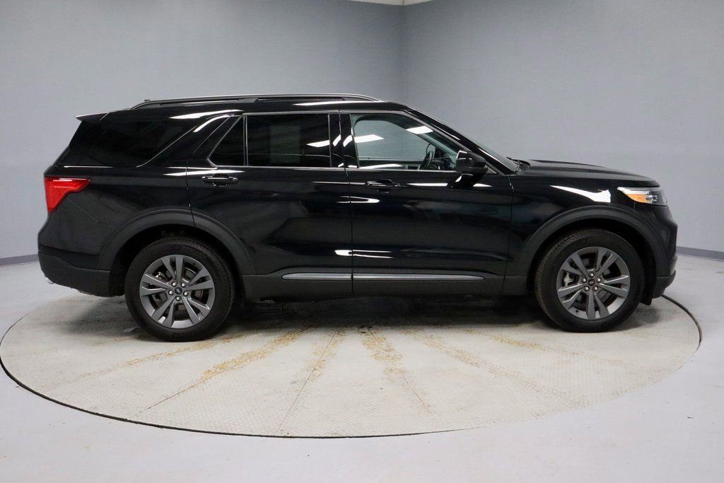 Certified 2023 Ford Explorer XLT w/ Equipment Group 202A image 7