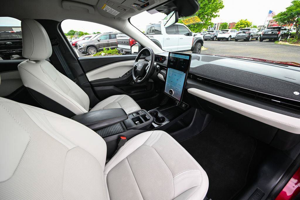 Certified 2025 Ford Mustang Mach-E Premium AWD/4WD image 24