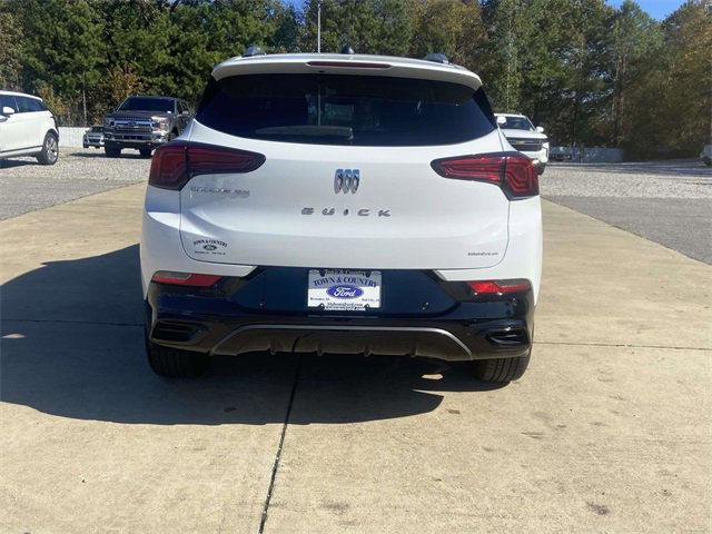 Used 2025 Buick Encore GX Sport Touring w/ Advanced Technology Package image 4