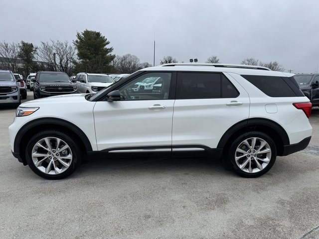 Certified 2022 Ford Explorer Platinum w/ Technology Package image 2