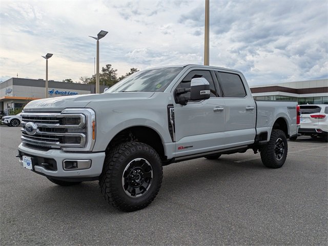 Certified 2025 Ford F350 Platinum w/ Platinum Plus Package image 8