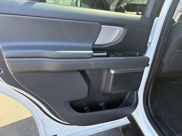 Certified 2025 Ford Expedition Active AWD/4WD image 34