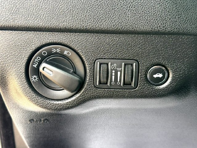 Used 2022 Dodge Charger SXT RWD image 15