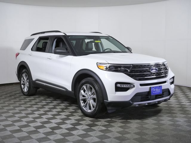 Certified 2024 Ford Explorer XLT w/ Equipment Group 202A AWD/4WD image 1