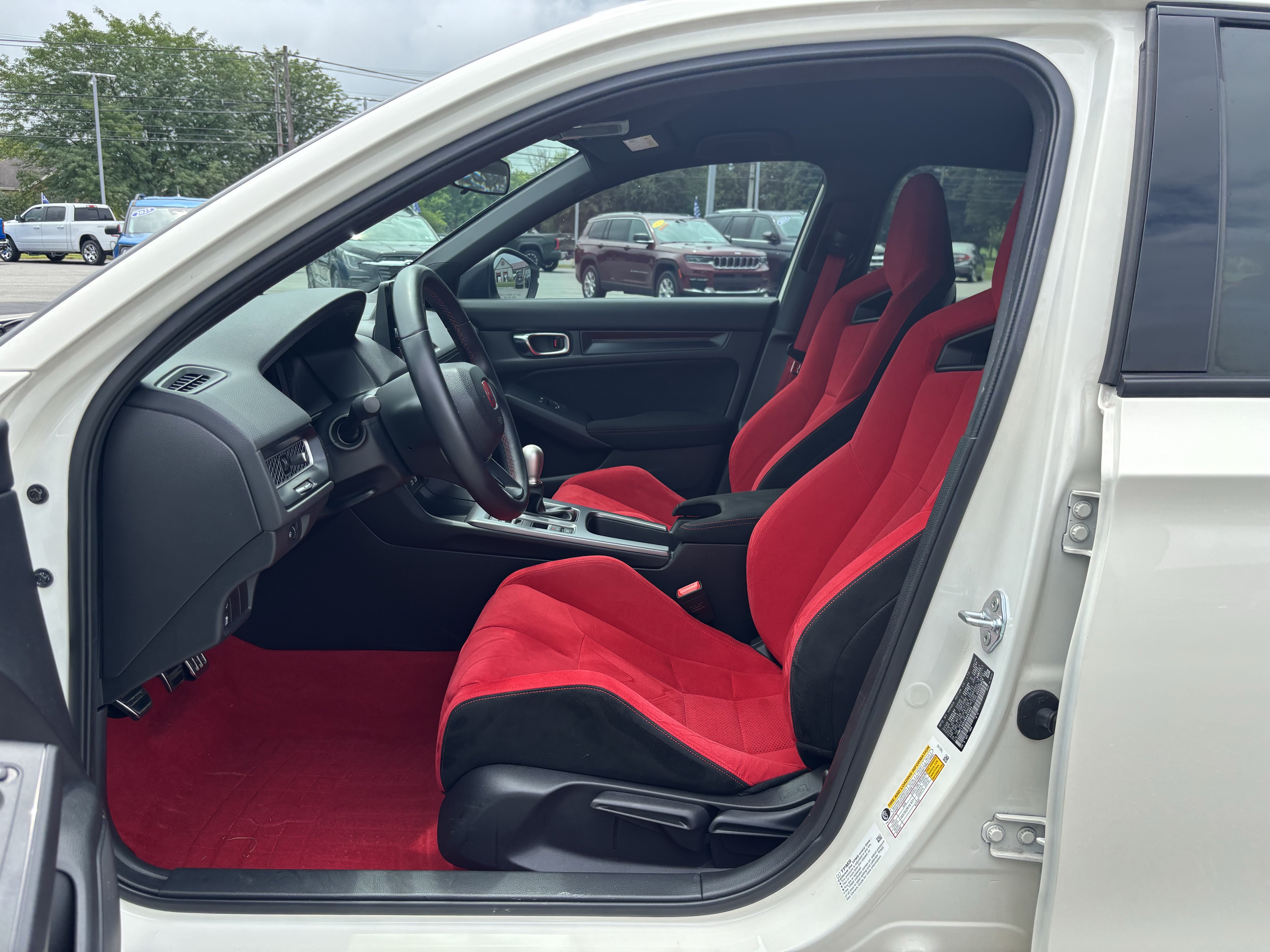 Used 2024 Honda Civic Type R image 11
