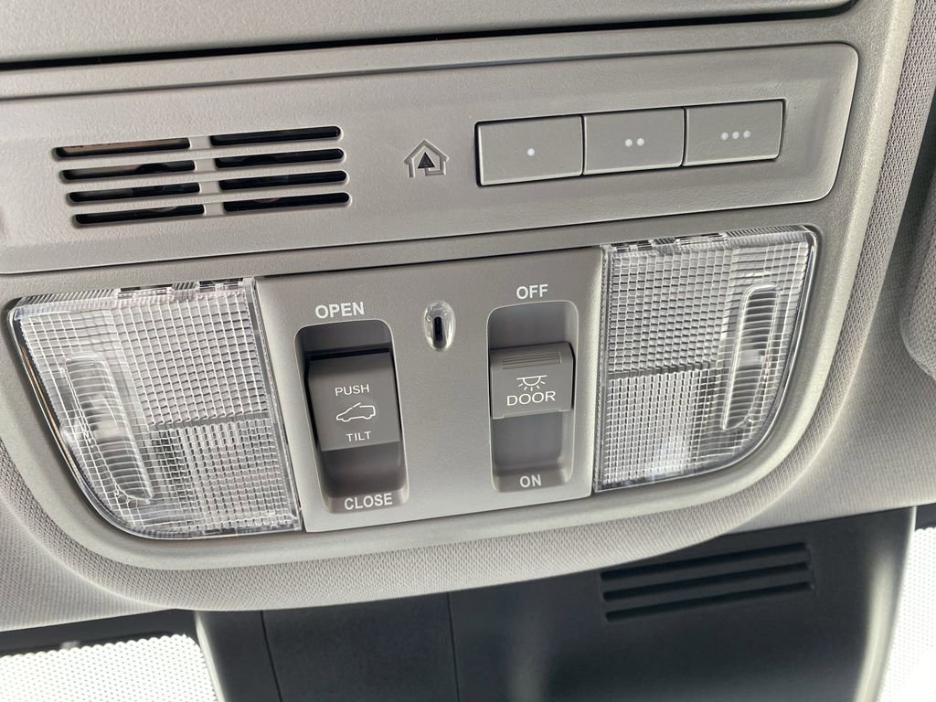 Used 2022 Honda CR-V Touring image 33