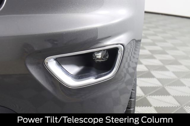 Used 2019 Jeep Grand Cherokee Limited w/ Luxury Group II image 16