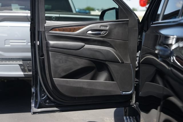 Used 2023 Cadillac Escalade Sport Platinum w/ LPO, ONYX Package AWD/4WD image 34