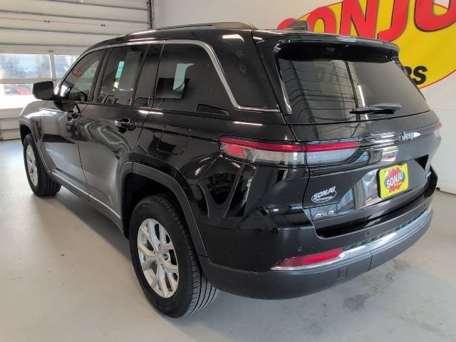 Used 2023 Jeep Grand Cherokee Limited AWD/4WD image 3