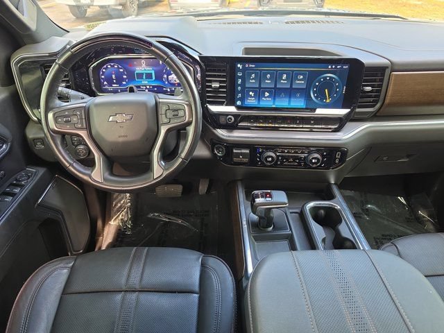 Used 2024 Chevrolet Silverado 1500 High Country w/ Technology Package AWD/4WD image 14