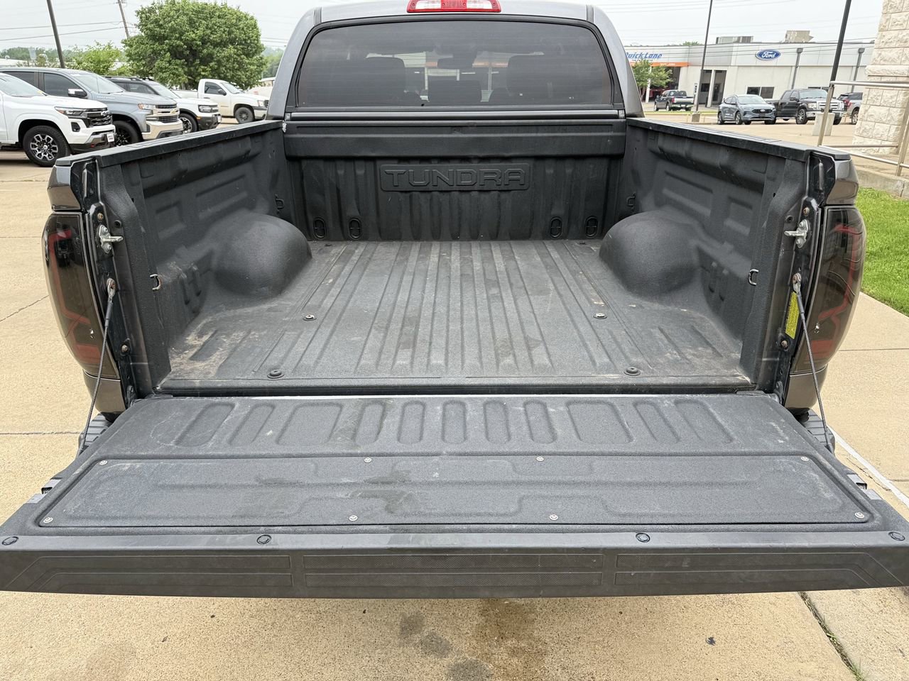 Used 2018 Toyota Tundra SR5 w/ SR5 Upgrade Package AWD/4WD image 27