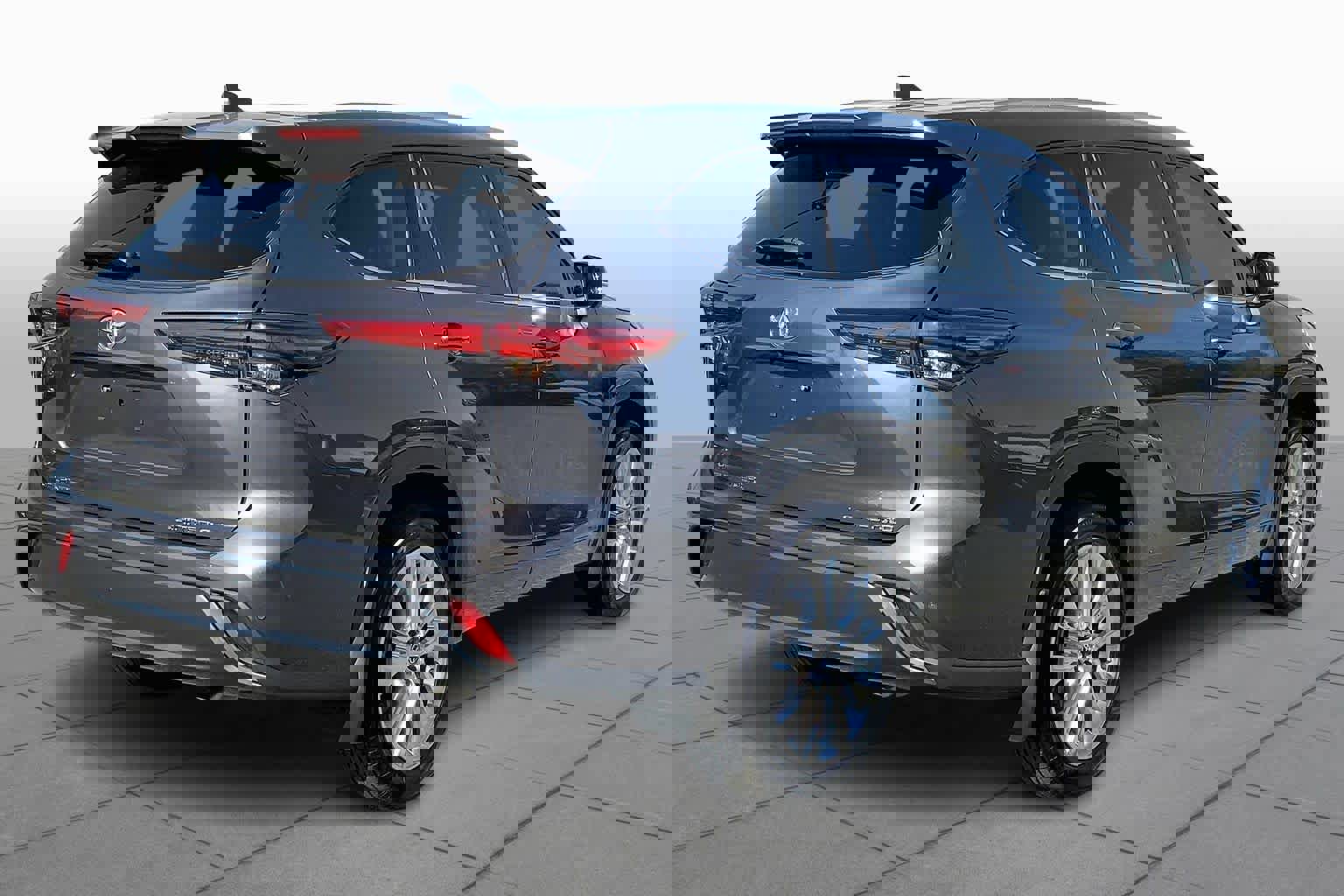 Used 2023 Toyota Highlander Limited image 12