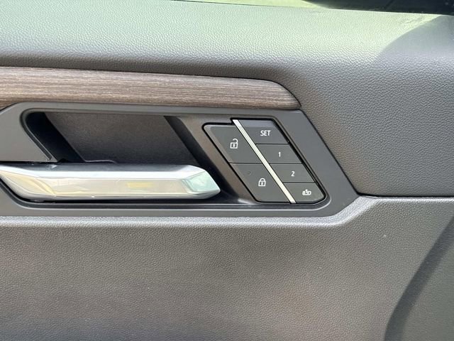 Used 2025 GMC Acadia Denali w/ LPO, Floor Liner Package AWD/4WD image 22