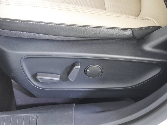 Certified 2020 Ford Escape Titanium AWD/4WD image 24