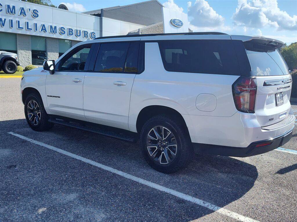 Used 2024 Chevrolet Suburban Z71 w/ Luxury Package AWD/4WD image 4