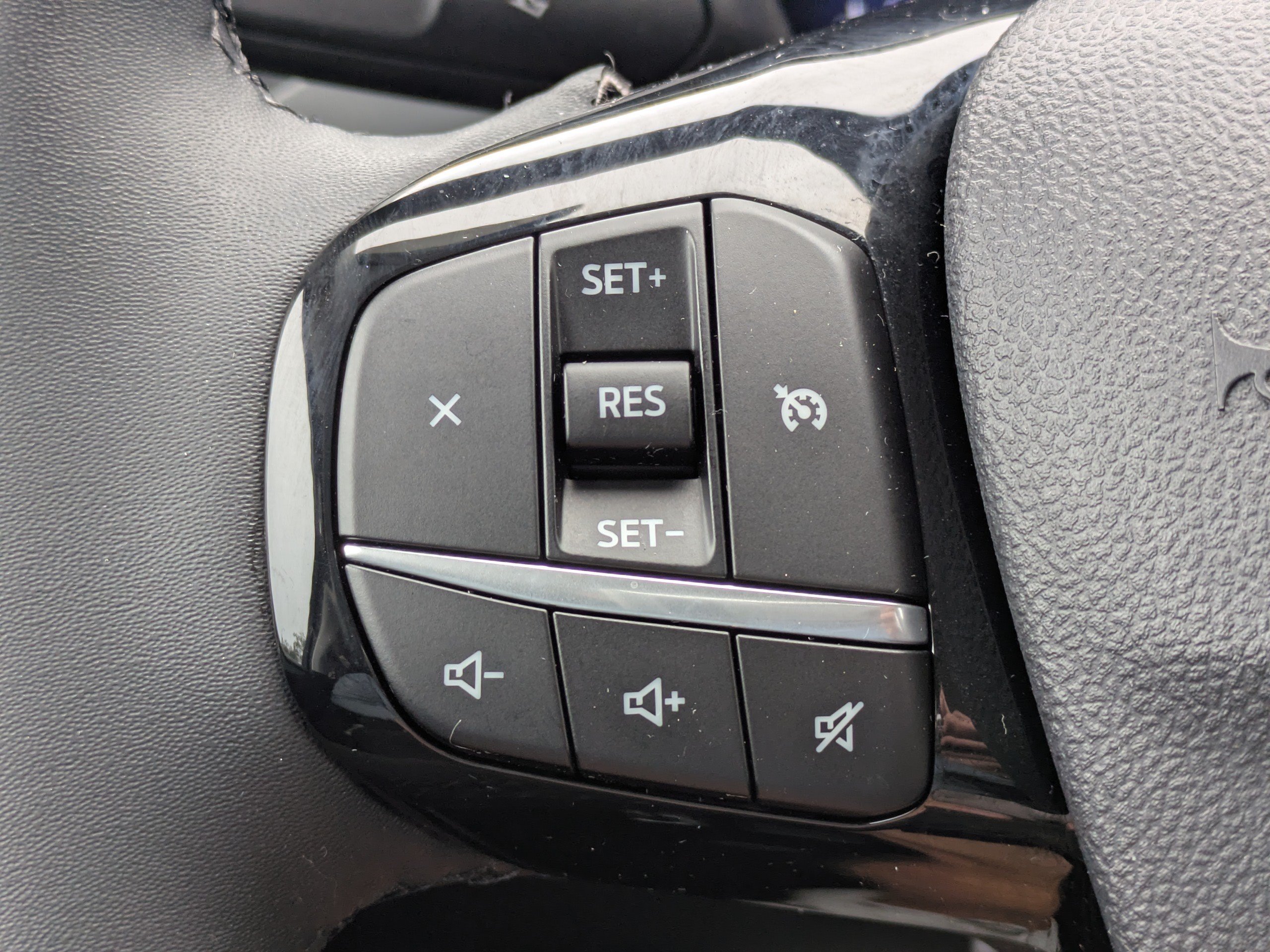 Certified 2022 Ford Escape SEL w/ Technology Package FWD image 25
