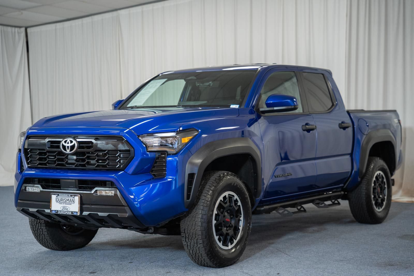 Used 2024 Toyota Tacoma TRD Off-Road AWD/4WD image 3
