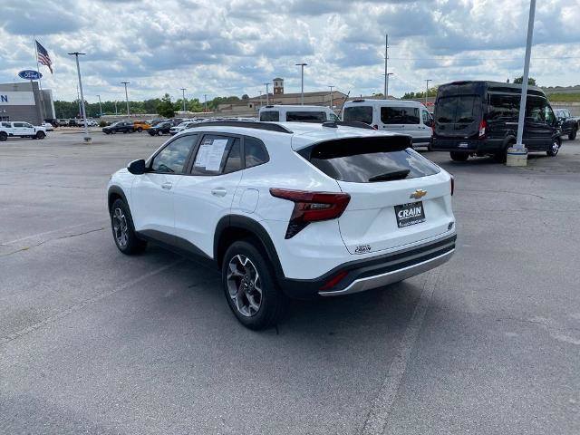 Used 2024 Chevrolet Trax LT w/ Driver Confidence Package FWD image 5
