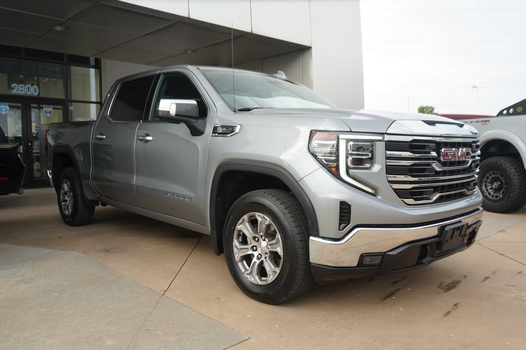 Used 2024 GMC Sierra 1500 SLT RWD image 2