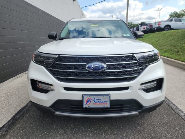 Certified 2022 Ford Explorer XLT w/ Equipment Group 202A AWD/4WD image 2