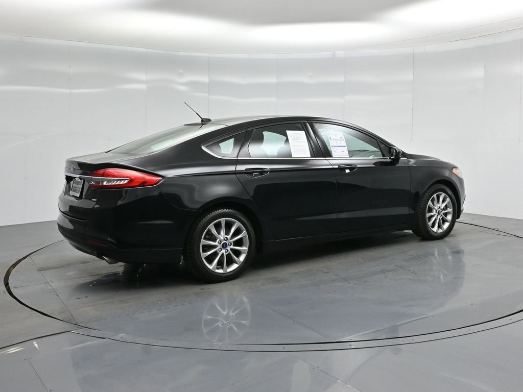 Certified 2017 Ford Fusion SE image 25