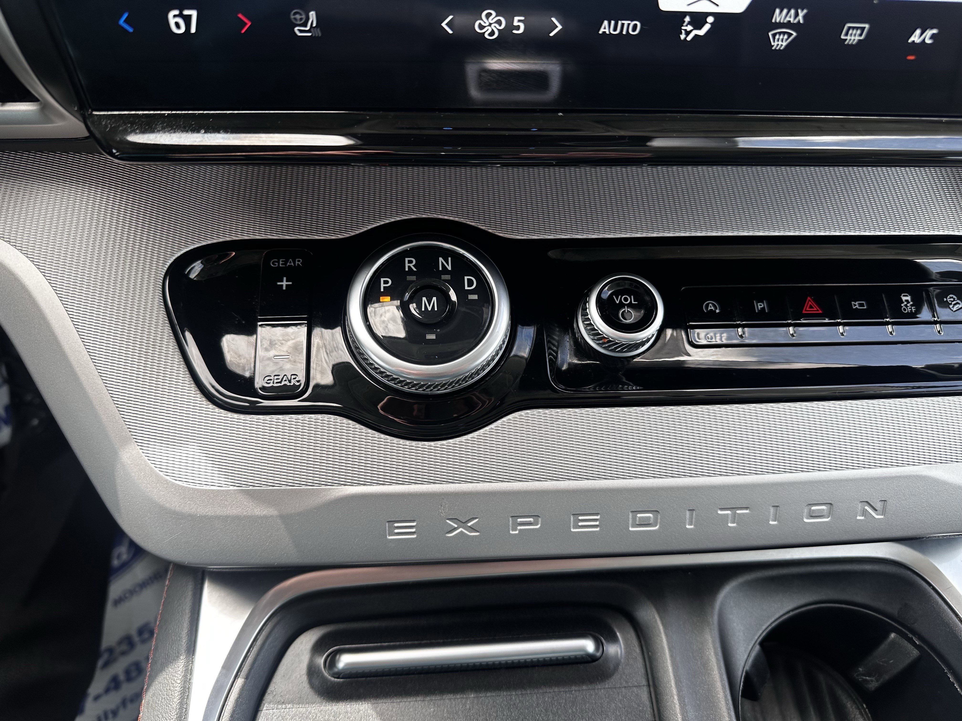 Certified 2025 Ford Expedition Active AWD/4WD image 17