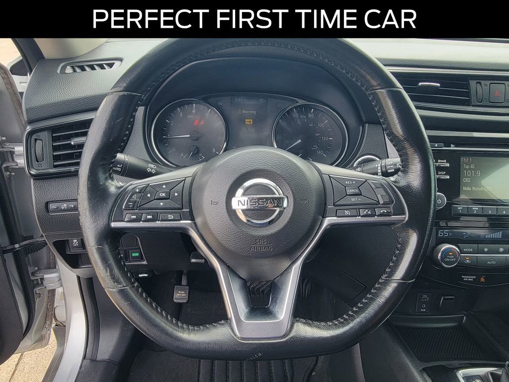 Used 2017 Nissan Rogue SV FWD image 20